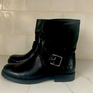 Frye Black Veronica Low Booties 8